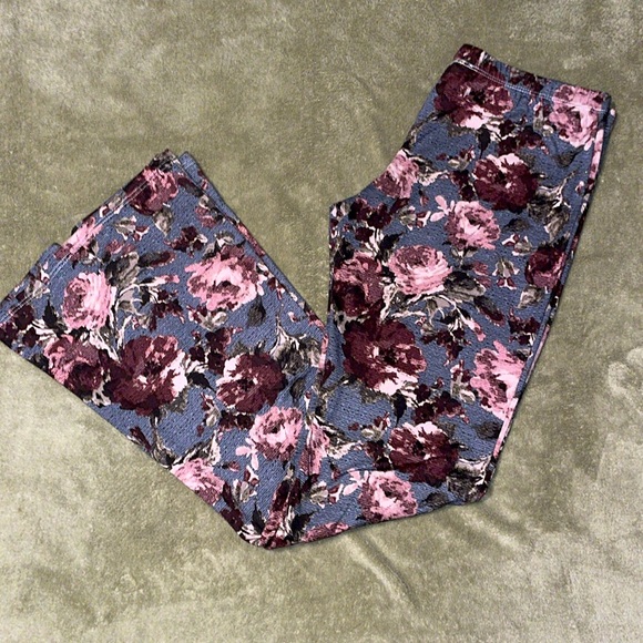 Floral Flare Pants - Picture 2 of 6